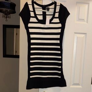 Saks Fifth Avenue Midi Dress Medium NWT Black/White Stretchy Piping